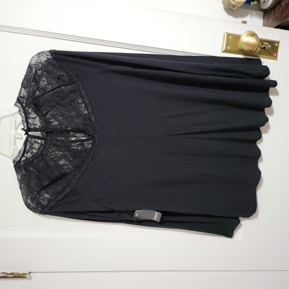 Black laced top long sleeve - Picture 2 of 4